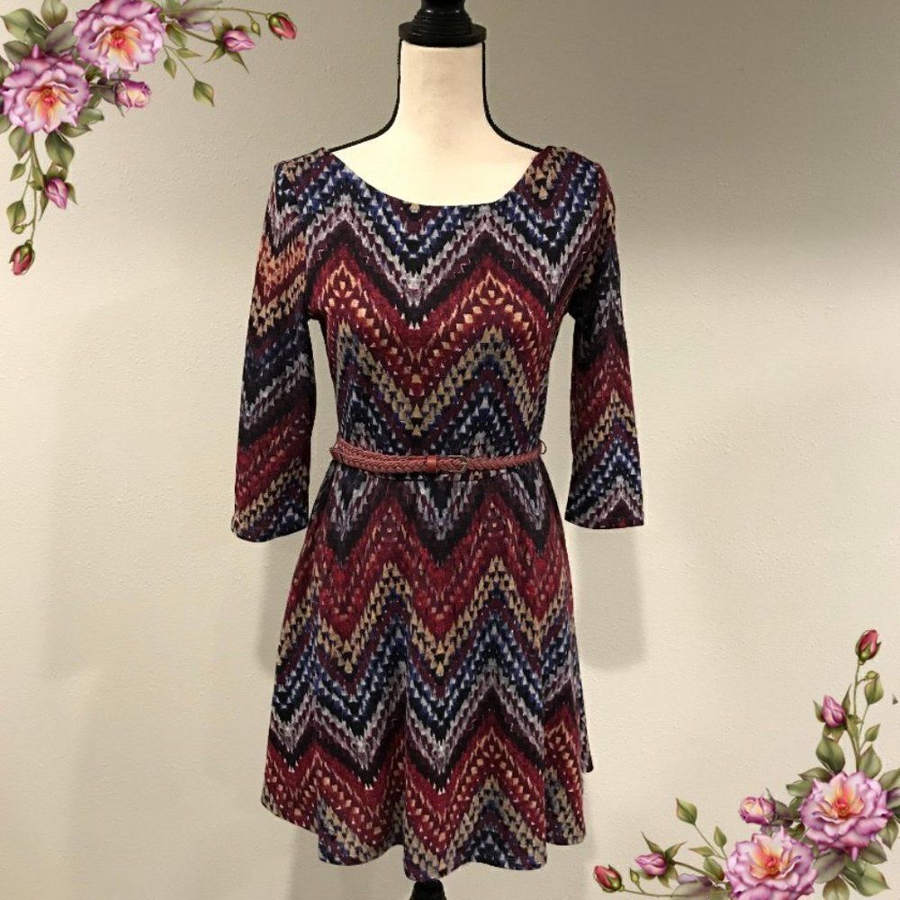 Long sleeve zigzag print sweater dress with belt